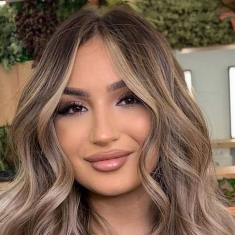 Orkun Baykut on Instagram: "Beige blonde ✨ #sandblonde . #balayage #bestofhair #freelights #haircolour" Balayage Blond Beige, Balayage Beige, 2023 Beige, Beige Balayage, Beige Blonde Balayage, Beige Blond, Beige Blonde, Blonde Balayage, Hair Trends