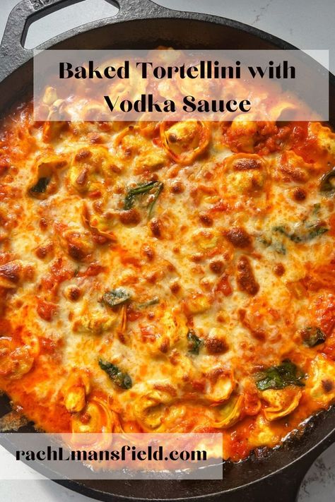 One skillet 30 minute baked tortellini with vodka sauce Tortellini With Vodka Sauce, Easy Tortellini Recipes, Baked Tortellini Casserole, Cheese Tortellini Recipes, Baked Tortellini, Vodka Sauce Recipe, Vodka Sauce Pasta, Broccoli Pasta Bake, Tortellini Bake