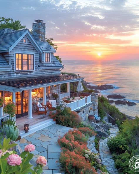 28 Coastal Cottage Exterior Designs to Inspire Your Dream Beachside Home - placeideal.com Coastal Cottage Exterior, Beachside House, Cottage Style Doors, Coastal Bungalow, Valley House, House Magic, Dream Beach Houses, Cottage Exterior, Seaside Cottage