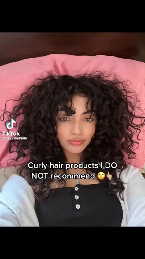 No Gas Hairspary For Quick & Stiff Hairstyle Curly Hair Remedies Curls, How To Have Fluffy Curly Hair, Haircuts To Ask For Curly Hair, Styling Curly Hair Hairstyles, Medium Hair Styles Wavy Curls, Cushion Perm Fringe, Non Breakage Hairstyles, Short Curly Hair Styling Tips, Curly Hair Styles Shoulder Length