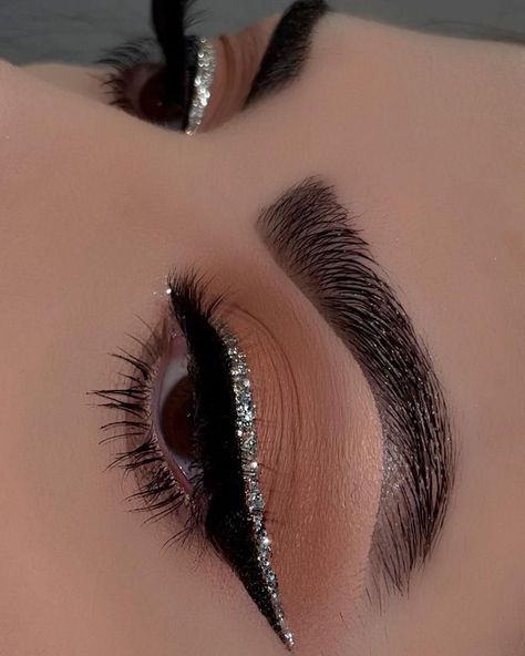 Quinceanera Makeup, Evening Eye Makeup, Eye Makeup Images, Sparkly Makeup, Prom Eye Makeup, Flot Makeup, Cute Eye Makeup, Eye Makeup Techniques, Eye Makeup Pictures