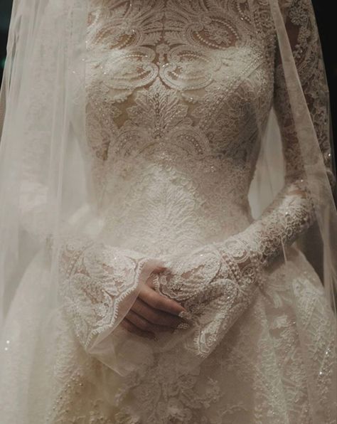 Muslimah Wedding Dress, Bride Dress Simple, Classy Wedding Dress, Pretty Wedding Dresses, Dream Wedding Ideas Dresses, Classy Wedding, A Wedding Dress, Wedding Mood, Modest Wedding Dresses