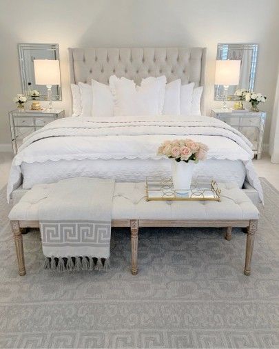 Master Bedrooms Decor With Tv, Tufted Headboard Bedroom Master Suite, Grand Melinnial Style Bedroom, Neutral Bedroom Wallpaper, Elegant Master Bedrooms Decor, Teenage Room Decor, Amazing Bedroom Designs, Bedroom Decor For Couples, Gold Bedroom