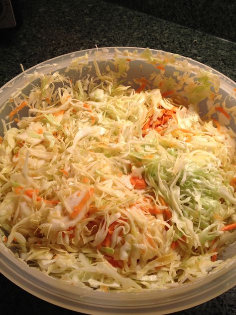 Italian Slaw Tangy Coleslaw, Slaw Dressing, Mind Diet, Cole Slaw, Vegetarian Cabbage, Slaw Recipes, Coleslaw Recipe, Side Salad, Vegan Paleo