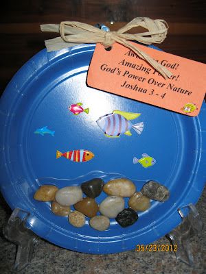 God's power over nature craft fish and rocks Vacation Bible School Craft, Lifeway Vbs, Sunday School Projects, Children's Church Crafts, Bible Story Crafts, Vbs Themes, Preschool Bible, Bible School Crafts, Christian Crafts