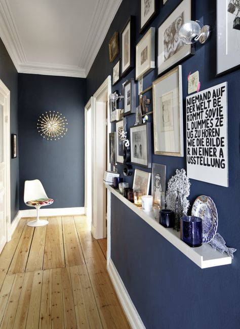 Small hallway decorating ideas for your home. Small Hallway Decorating, Små Rum Lidt Plads, Small Hallway Ideas, Space Apartments, Hallway Designs, 아파트 인테리어, Small Hallways, Hus Inspiration, Hem Design