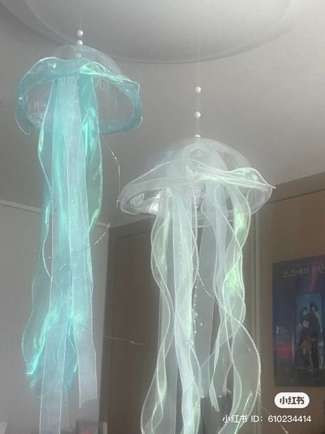 Under The Sea Room Aesthetic, Room Decor Sea Theme, Ceiling Jellyfish, Jellyfish Themed Bedroom, Hanging Jellyfish Decor, Underwater Theme Bedroom, Jellyfish Bedroom, Jellyfish Room, Mermaid Themed Room