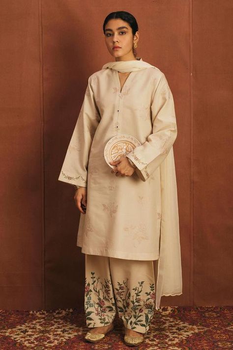 Pakistani Suit Salwar Design, Latest Pakistani Suits Designs 2024, Pakistani Simple Suits, Winter Pakistani Suits, Zara Shahjahan Casual, Suits Pattern, Lawn Designs, Pakistani Wear, Best Designer Suits