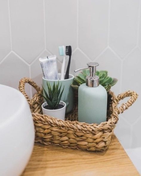 Qtip Storage Ideas Bathroom, Bathroom Counter Organization Toothbrush, How To Store Toothbrushes Bathroom, Vanity Decor Ideas Bathroom, Farmhouse Bathroom Sink Decor, Modern Rustic Bathroom Decor, Back Of Toilet Decor Ideas, Luxury Apartment Bathroom, Bamboo Bathroom Decor