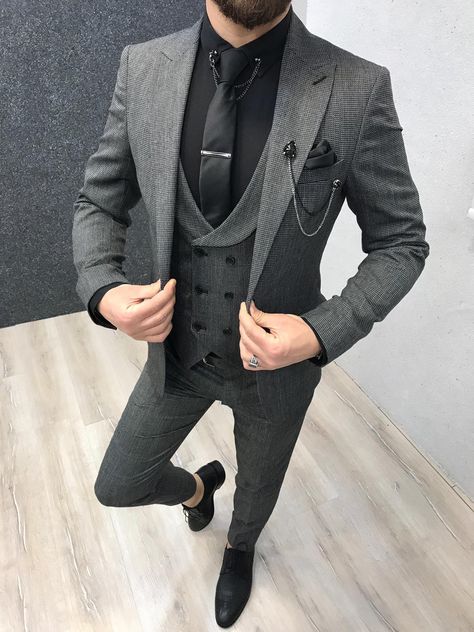 Classy Goth, Wedding Suits Men Grey, Grey Slim Fit Suit, Suits Men Slim, Grey Suit Men, A Man In A Suit, Dressy Style, Black Suit Men, Man In A Suit