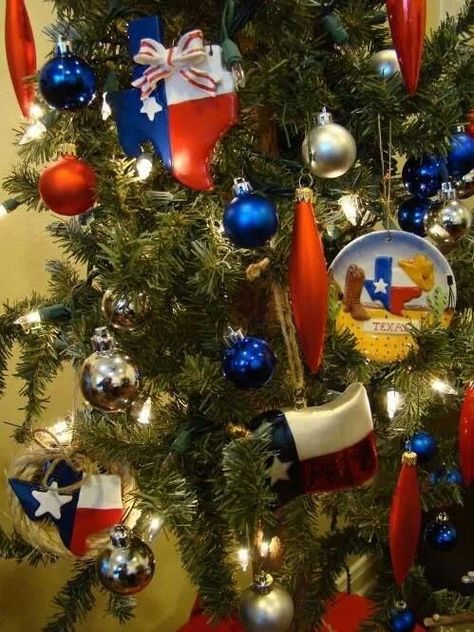 Texan Christmas tree ...yee awhhhh! Texas Christmas Tree, Texas Home Decor, Texas Life, Pretty Christmas Trees, Texas Christmas, Texas Decor, Tyler Texas, Loving Texas, Places To Shop