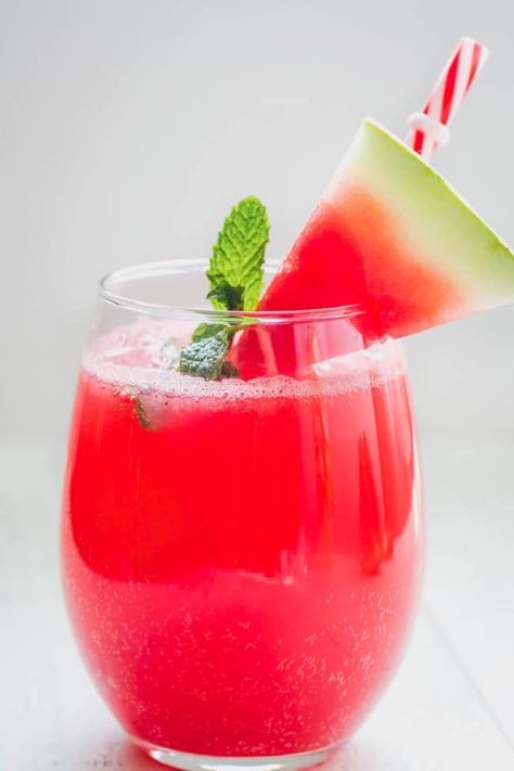 Frozen Watermelon Daiquiri ~Sweet & Savory Porch Drinks, Fizz Cocktail, Alcohol Beverages, Cocktail Pitcher, Frozen Watermelon, Punch Drinks, Watermelon Juice, Perfect Cocktails, Drink Ideas