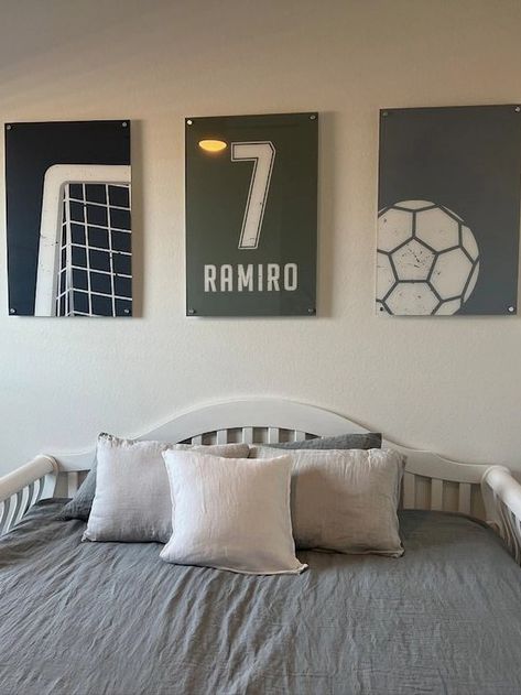 Soccer Nursery Baby Boy, Soccer Room Ideas For Boys, Girls Soccer Bedroom, Soccer Kids Room, Soccer Nursery, Baby Boy Soccer, Sports Theme Decor, Soccer Bedroom, Football Prints