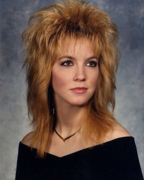 31 of The Best 1980s Hairstyles for Women – HairstyleCamp Full Bangs Hairstyle, Rockstar Hairstyles, 80s Haircuts, 80s Hair Styles, 80's Hairstyle, 1980s Hair, Rocker Hair, Beyonce Hair, Rock Hairstyles