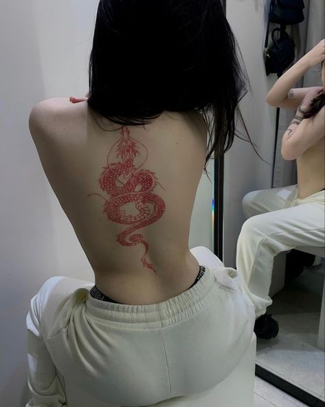 Cool Tattoos Dragon, Tattoo Design Women Back, Dragon Tattoo Back Women, Back Tattoo Women Dragon, Red Tattoo Back, Women Tattoo Back, Back Dragon Tattoo For Women, Red Chinese Dragon Tattoo, Dragon Tattoo For Women Back