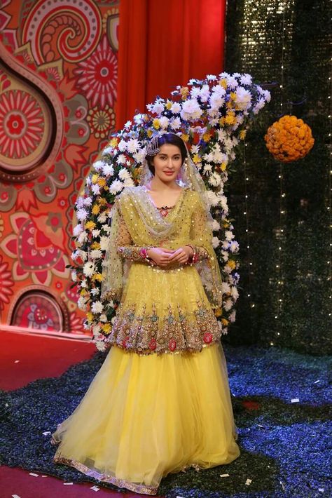 Shaista lodhi Shaista Lodhi, भारतीय दुल्हन संबंधी, Bridal Model, Mehndi Bridal, डिजाइनर कपड़े, Haldi Dress, Wedding Dresses Pakistani, Mehndi Outfit, Bridal Mehndi Dresses