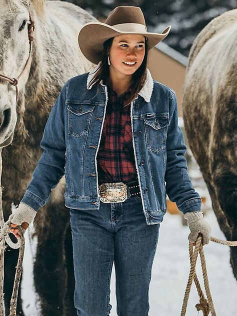 Sherpa Lined Denim Jacket Outfit, Western Jean Jacket, Wrangler Jacket, Western Denim Jacket, Cowgirl Stuff, Cowgirl Pictures, Sherpa Denim Jacket, Jacket Outfit Women, Sherpa Lined Denim Jacket