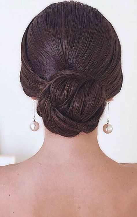 Chignon Hairstyle, Simple Elegant Hairstyles, Low Bun Wedding Hair, Low Bun Updo, Elegant Wedding Hairstyles, Hairstyles Elegant, Chignon Hair, Low Bun Hairstyles, Updo Wedding