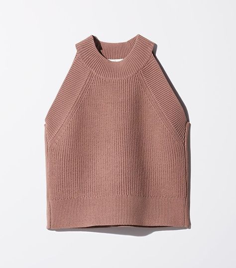 Chica Punk, Spring Knitwear, Summer Knit Tops, Camila Morrone, Minimalist Fashion Women, Age 30, Knitwear Fashion, Knit Tank Top, French Women