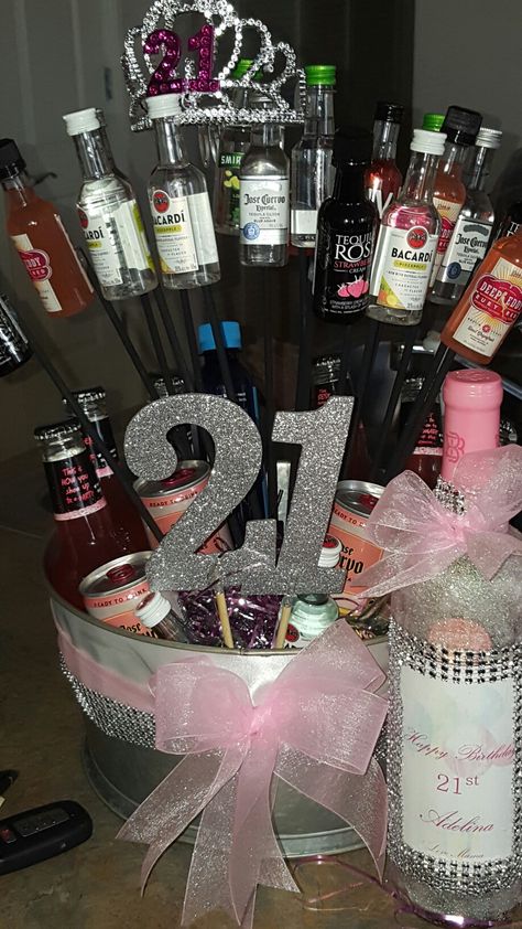 21st Birthday Liquor Bouquet Diy 21st Birthday Gifts, Liquor Bouquet, Pixie Party, 21st Birthday Girl, Birthday 21, Diy Baskets, 21st Bday Ideas, Mini Bouquet, Miniature Bottles