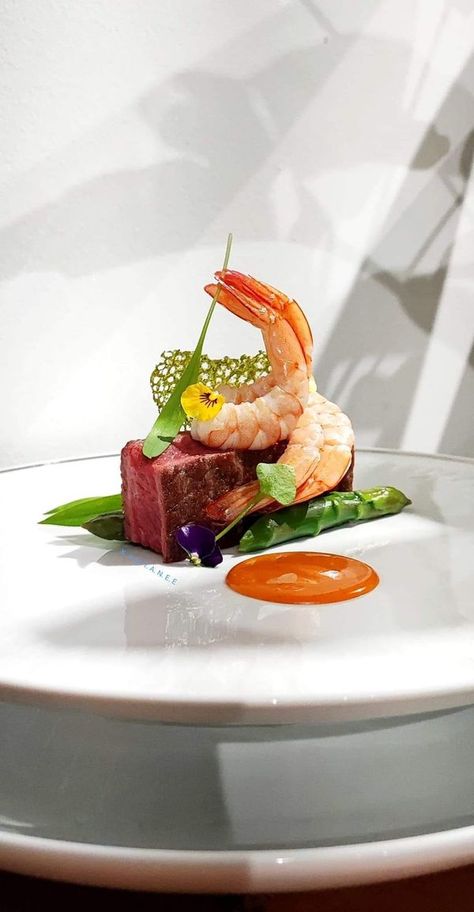 Michelin Star Chefs Pro | Surf And Turf. | Facebook Fine Dining Surf And Turf, Surf & Turf, Fine Dining Plating Michelin Star, Michelin Star Food Presentation, Michelin Star Food Plating, Lobster Cream Sauce, Gastronomic Food, Fine Dining Plating, Michelin Food