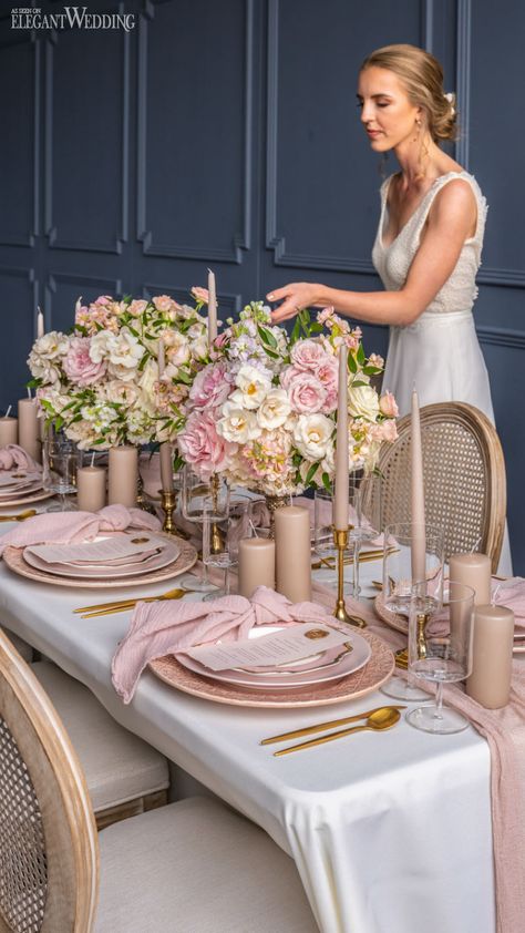 Light Wedding Theme, Creative Tablescapes, Pink Table Settings, Dinner Party Table Settings, تصميم الطاولة, Table Setting Ideas, Tafel Decor, Pink Wedding Inspiration, Kim And Kanye