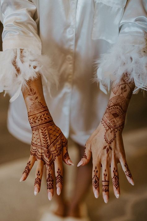 Bride shows off henna wedding design with neutral almond shaped wedding nails Almond Shaped Wedding Nails, Nail References, Nail Wedding, Sarah Taylor, Nails Bridal, Nails With White, Wedding Reception Outfit, Engagement Nails, Henna Nails