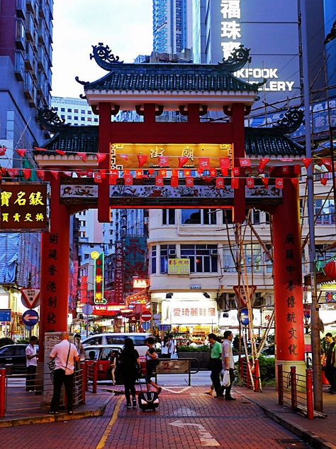 Temple Street Night Market, Hong Kong © JAOS, 2007 Hong Kong Shopping Mall, Chinese Night Market, Hong Kong Night Market, Hong Kong Temple, Japanese Market Aesthetic, Night Market Aesthetic, China Street Aesthetic, Tokyo Market, Hong Kong Aesthetic