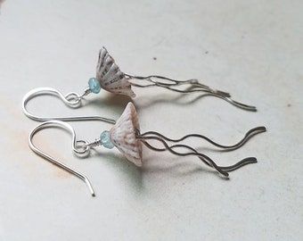 BellaAnelaJewelry - Etsy Canada Jellyfish Tentacles, Jellyfish Earrings, Shells Diy, Shell Crafts Diy, Seashell Jewelry, Moonstone Earrings, Shell Jewelry, Shell Crafts, Beach Inspired