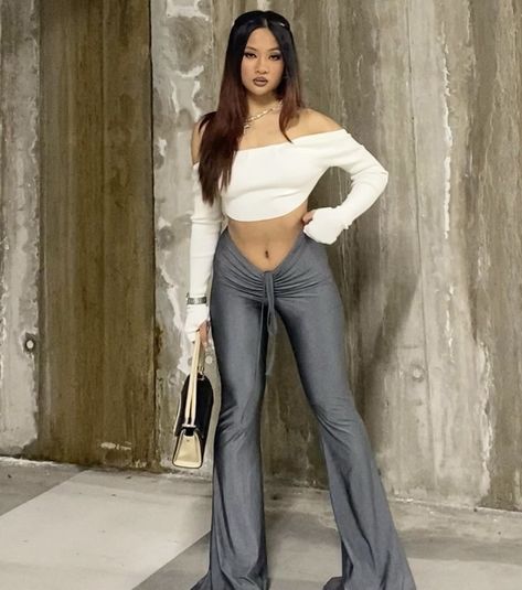 Grey Bell Bottoms Outfit, Bottoms Outfit, Bell Bottoms Outfit, Photo Op, Girls Jeans, Summer Top, Bell Bottoms, Bell Bottom Jeans, Two Piece Pant Set