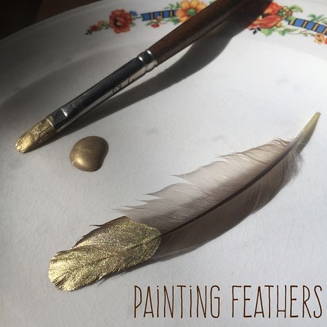 Painting Feathers, Painted Feathers, Feather Diy, Repurposed Art, Crafts Painting, Upcycle Repurpose, Broken China Jewelry, Acrylic Craft Paint, Diy Fall Wreath