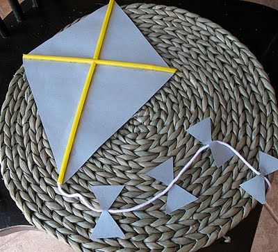 Kite Template, Kites Preschool, Kite Craft, Paper Kite, Kites Craft, Kite Making, April Crafts, Construction Paper Crafts, Shape Crafts