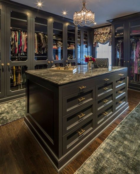 luxury-walk-in-closet-design-modern-master-bedroom-design-inspiration-ideas luxury-walk-in-closet-design-modern-master-bedroom-design-inspiration-ideas #luxurywalkincloset Large Walk In Closet, Master Closet Design, Contemporary Closet, Closet Island, Black Closet, Walking Closet, Dream Closet Design, Walk In Closet Design, Bedroom Design Inspiration