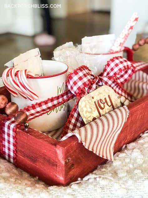 Hot Cocoa Tray Diy, Hot Cocoa Bar Gift Basket, Cocoa Basket Ideas, Hot Cocoa Box Gift Ideas, Hot Cocoa Basket Ideas, Gift Tray Ideas, Hot Chocolate Gift Basket Ideas, Hot Cocoa Christmas Gifts, Hot Cocoa Gift Basket Ideas