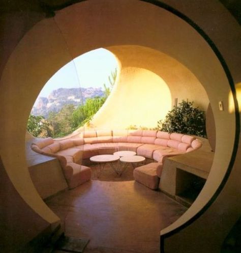 Solarpunk Aesthetic Casa Do Hobbit, Futuristic House, Earthship Home, Bubble House, Retro Interior Design, Cob House, Famous Architects, Earth Homes, Retro Interior