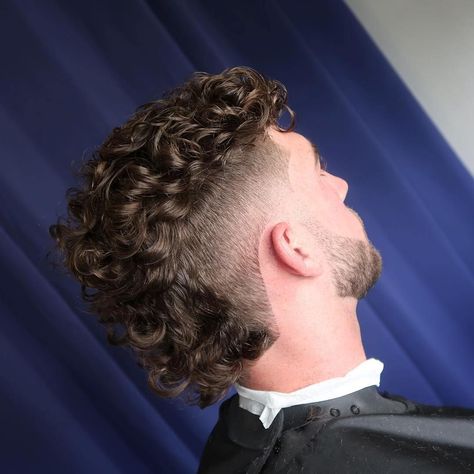 cutsbywatts curly hairstyle for men mohawk fade #MohawkHairstylesforMen Modern Mullet Haircut, Curly Mohawk Hairstyles, Mohawk For Men, Mullet Fade, Mohawk Hairstyles Men, Curly Mohawk, Men Haircut Curly Hair, Mullet Haircut, Curly Mullet