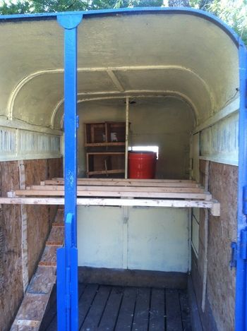 From HORSE TRAILER to CHICKEN COOP - BackYard Chickens Community Trailer Chicken Coop, Agriculture Ideas, Fantasy Farm, Wicked Chicken, Livestock Trailers, Chicken Tractors, Urban Chickens, Chicken Coop Run, Chicken Tractor