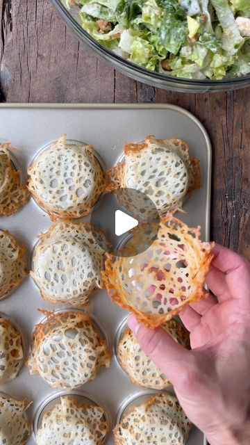 Kelly Senyei | Just a Taste® on Instagram: "CHEESY CAESAR SALAD CUPS! 🧀  #ad

How do you improve upon the iconic Caesar salad? Swap the serving bowl for a crispy cheese cup made with @crackerbarrelcheese! 

This easy, cheesy upgrade stars Cracker Barrel Vermont Sharp White Cheddar that’s finely shredded, piled into mounds, and baked at 350°F until melted and golden brown around the edges. All that’s left to do is drape the melted cheese onto an inverted muffin pan and let it crisp up. 

The rich, bold flavor of Cracker Barrel Cheese is the perfect way to elevate any recipe. This easy but impressive hack allows you to create the ultimate edible serving vessel for salads, dips, charcuterie and more. 

👉🏻 COMMENT with the word CHEESE and I’ll DM you the clickable recipe link to my cheesy C Cheesy Caesar Salad Cups, Caesar Salad Cups Appetizers, Pasta In A Cup Appetizer, Caesar Salad Appetizer, Cheese Ideas Appetizers, Savory Cheesecake Appetizers, Creative Serving Ideas, Easy Amuse Bouche Ideas, Individual Serving Appetizers