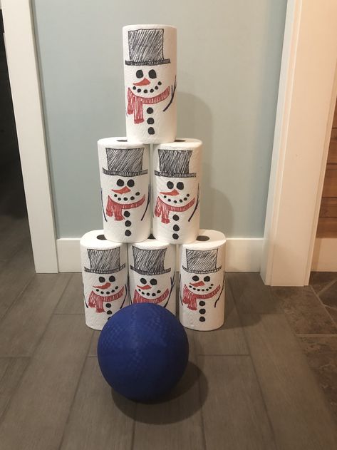 Snowman bowling game Snowman Bowling For Kids, Winter Festival Games, Diy Christmas Party Games, Winterfest Ideas, Snowman Bowling, Preschool Christmas Party, Winter Party Games, Christmas Tree Game, Christmas Party Games For Kids