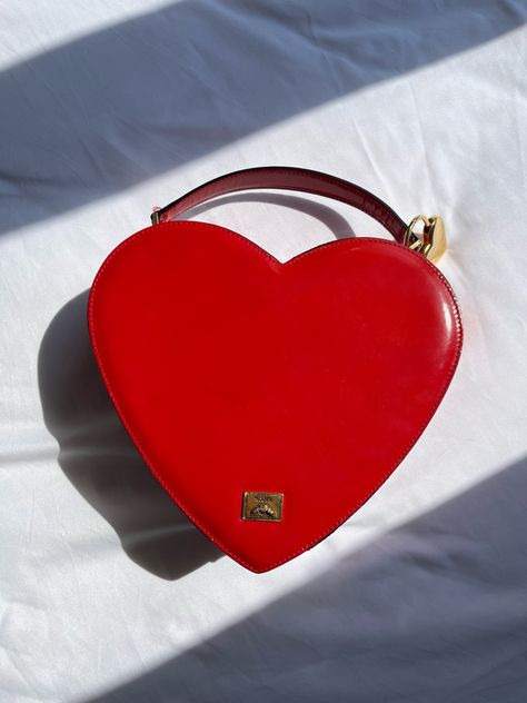 Heart Purse Aesthetic, Heart Purse, Red Handbag Aesthetic, Vintage Moschino, Moschino Vintage, Trendy Red Heart-shaped Bag, Vintage Prada Bag, Y2k Handbag, Heart Shaped Hands