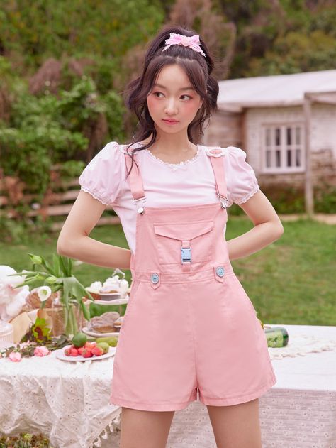 Kawaii Tops For Women, Kawaii Shorts Outfit, Pink Preppy Fashion, Kawaii Clothes Summer, Summer Kawaii Outfits, Kawaii Jumpsuit, Pink Overalls Outfits, Denim Overall Dress Outfit, Pink Jumpsuit Outfit