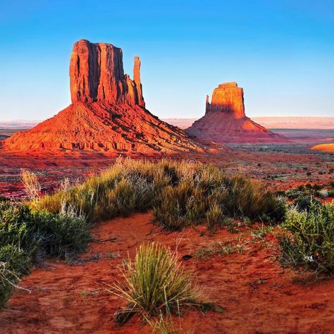 Monument Valley sunset desert landscape. Scenic buttes in Monument Valley at sun #Sponsored , #AD, #ad, #Valley, #desert, #buttes, #sunset Rock Desert Landscaping, Monument Valley Art, Arizona Desert Aesthetic, Arizona Parks, Arizona Red Rocks, Desert Pics, Monument Valley National Park, Arizona Scenery, Orange Landscape