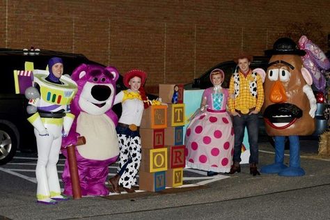 Disfraces de Toy Story Disfraz Toy Story, Office Halloween Costumes, Best Group Halloween Costumes, Toy Story Halloween, Halloween Costumes For Work, Cute Group Halloween Costumes, Toy Story Costumes, Bear Costume, Homemade Costumes