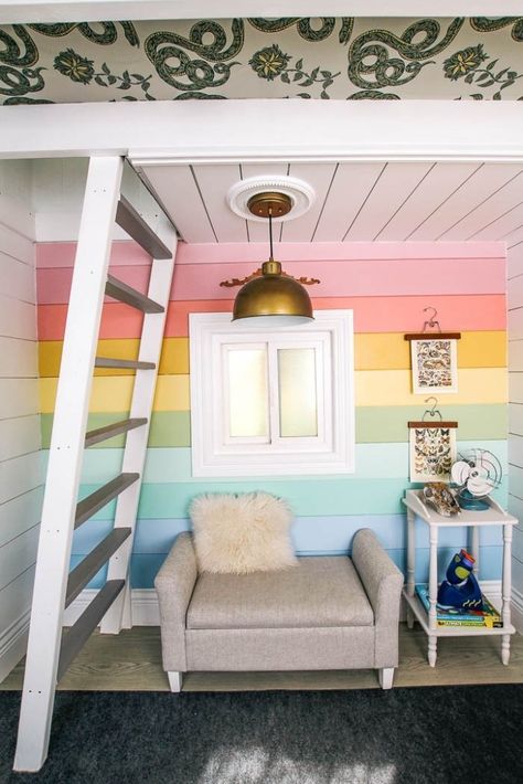 Kids Playhouse Ideas, Kids Playhouse Interior, Play House Interior, Playhouse Interior Ideas, Outdoor Kids Playhouse, Cubby House Ideas, Playhouse Decor, Playhouse Interior, Kids Clubhouse