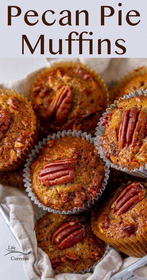 Pecan Muffins Recipe, Pecan Pie Muffins, Muffins For Breakfast, Pie Muffins, Pecan Muffins, Pecan Desserts, Fall Baking Recipes, Amazing Breakfast, Simple Muffin Recipe