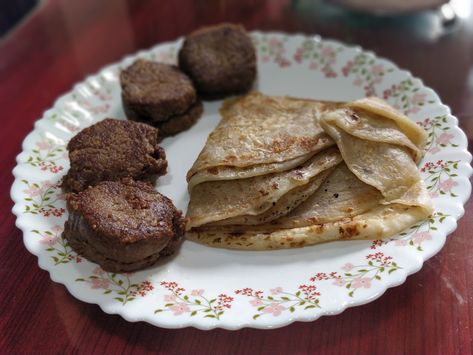 Traditional Lucknawi style minced mutton Shami kebabs with parathas Shami Kebabs, Kebabs, Pancakes