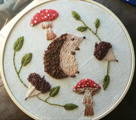 Embroidered Woodland Creatures, Woodland Creature Embroidery, Woodland Animal Embroidery Patterns, Embroidery Forest Animals, Embroidery Woodland Animals, Forest Animal Embroidery, Hand Embroidery Animals, Nature Embroidery Inspiration, Embroidery Patterns Animals