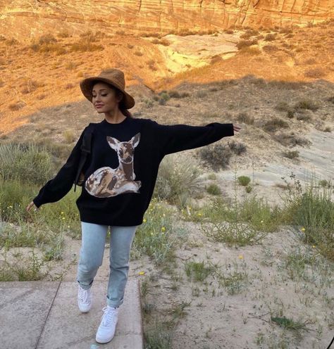 Ariana Grande gorgeous selfies while on her Utah trip at the Amangiri luxury resort Ariana Instagram, Ariana Grande Outfits, Ariana Grande Cute, Ariana Grande Style, Ariana Grande Photoshoot, Ariana Grande Photos, Ariana Grande Pictures, Ariana G, Cat Valentine