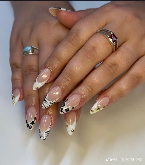 Almond Nails Animal Print, White Tiger Nails, Tiger Nails Designs, Acrylic Nails Almond Shape, Tiger Nails, Acrylic Ideas, Lilac Nails, Y2k Nails, Almond Acrylic Nails