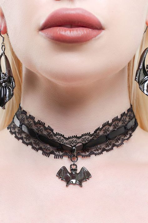 MOURNING MAIDEN.- Statement lace choker.- PU strap.- Statement bat hardware.- Adjustable clasp closure.- Height 3cm / 1.2"- To fit neck size 29cm - 43cm / 11.4" - 16.9"- Bat height 2cm / 0.8".With KILLSTAR branding, Fabric 1: 100% Polyester, Fabric 2: 100% PU, Metal: 100% Zinc alloy.Hand wash delicate 30°c / Do not bleach / Do not tumble dry / Iron at low temperature / Do not dry clean. Imported. Goth Choker, Lace Choker, 16 9, Zinc Alloy, Choker, Bat, Polyester Fabric, Jewelry Watches, Branding